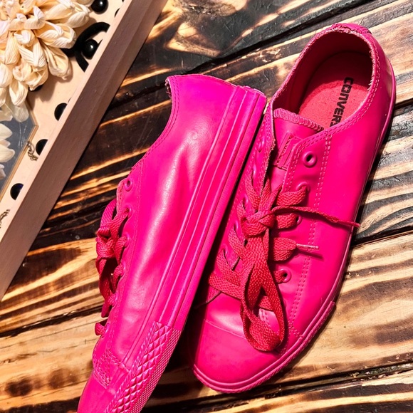 Like NEW💥 Converse All Stars ⭐️ - Picture 2 of 5